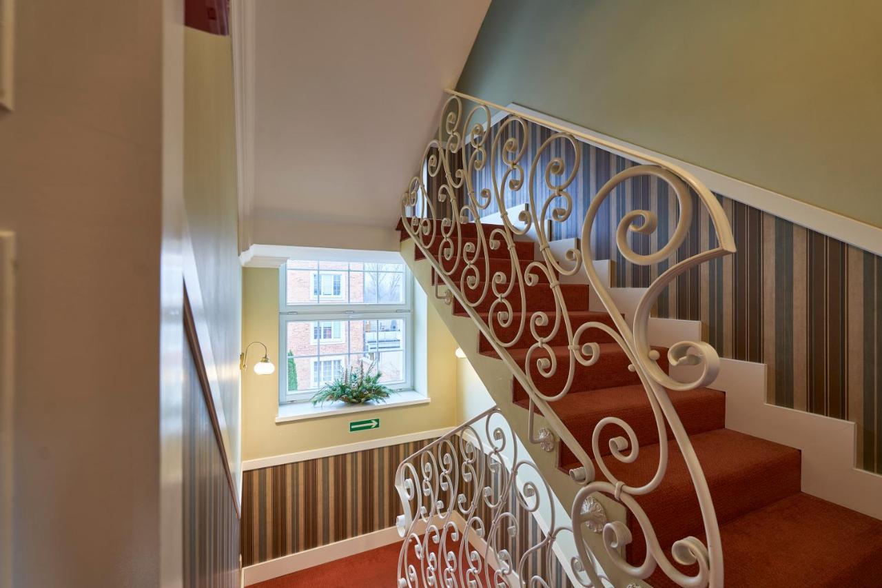 American House Hennela Varsovia Exterior foto