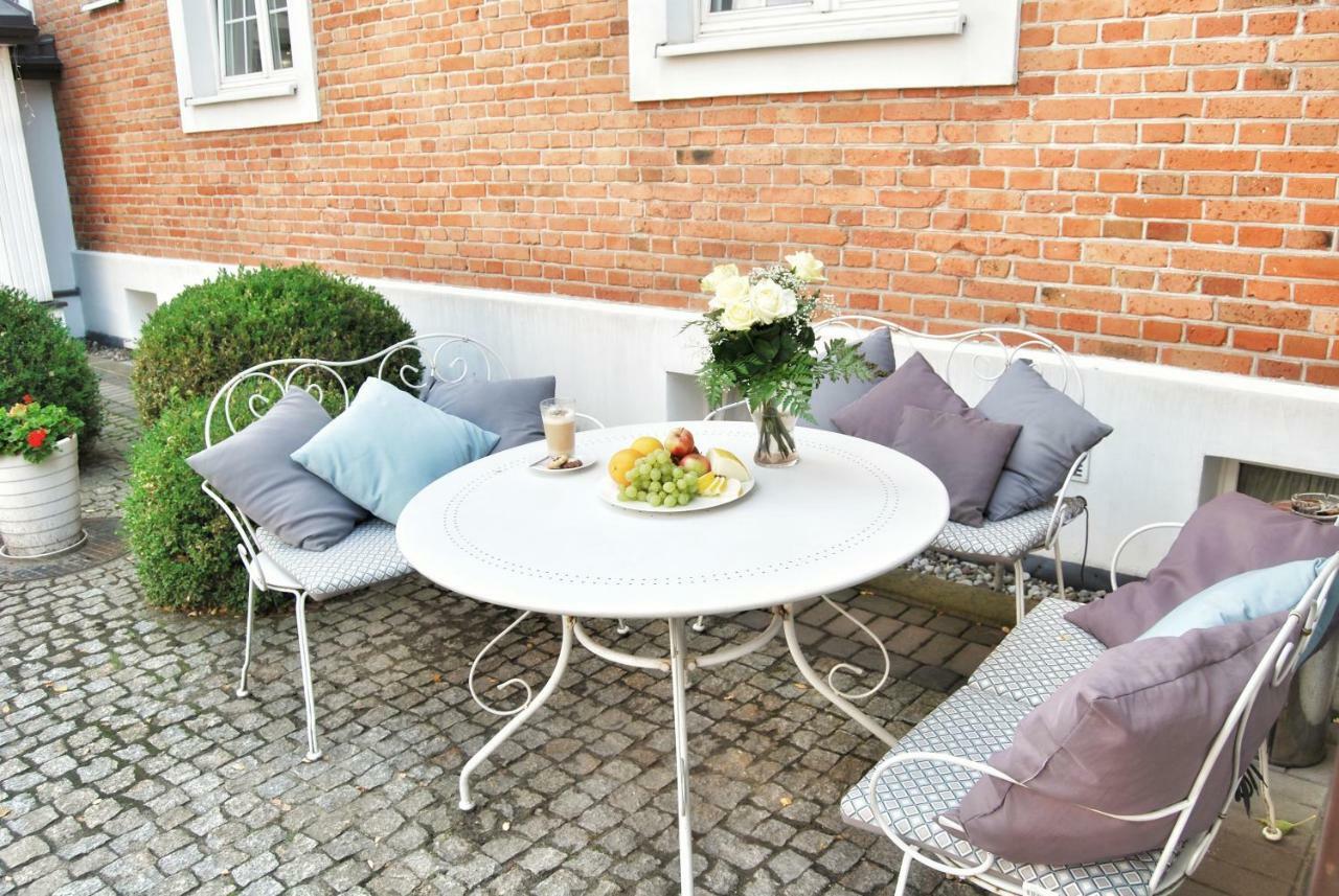 American House Hennela Varsovia Exterior foto